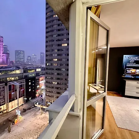 View 3 Fast Wifi 1gbs 85'tv Amazontv Hbo Disney+