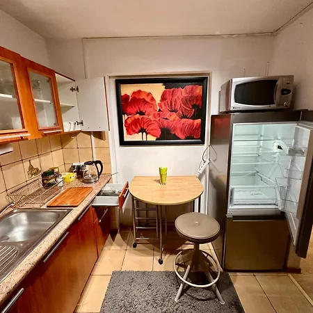 View 3 Fast Wifi 1gbs 85'tv Amazontv Hbo Disney+ *