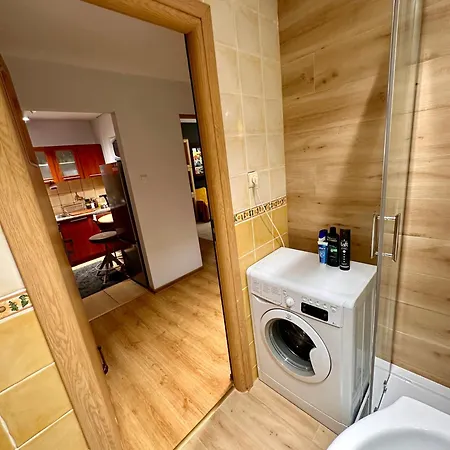 View 3 Fast Wifi 1gbs 85'tv Amazontv Hbo Disney+