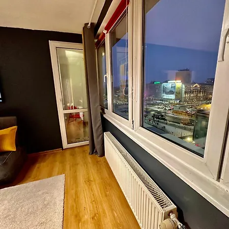 View 3 Fast Wifi 1gbs 85'tv Amazontv Hbo Disney+ Apartment