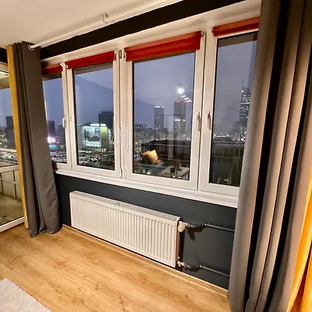 View 3 Fast Wifi 1gbs 85'tv Amazontv Hbo Disney+ Apartment *