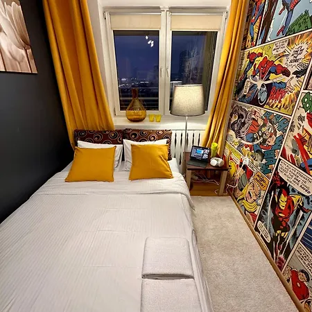 View 3 Fast Wifi 1gbs 85'tv Amazontv Hbo Disney+ * ורשה