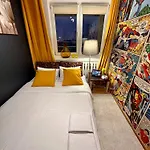 View 3 Fast Wifi 1gbs 85'tv Amazontv Hbo Disney+ * Varšava