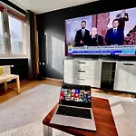 View 3 Fast Wifi 1gbs 85'tv Amazontv Hbo Disney+ Apartmán *