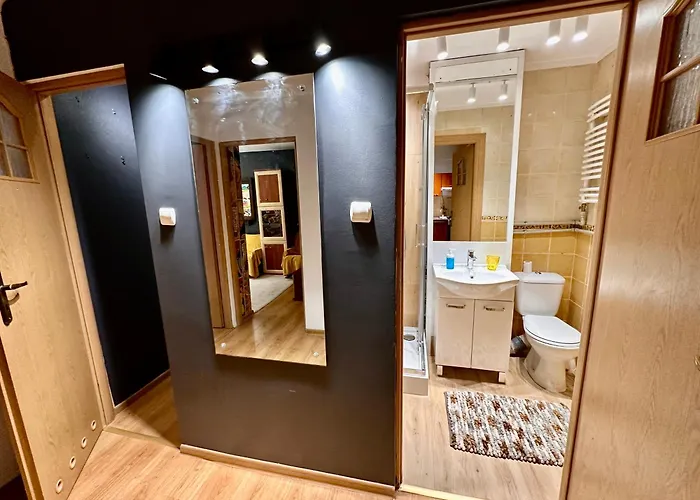 View 3 Fast Wifi 1gbs 85'tv Amazontv Hbo Disney+ Apartment Warschau