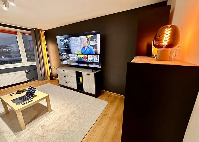 View 3 Fast Wifi 1gbs 85'tv Amazontv Hbo Disney+